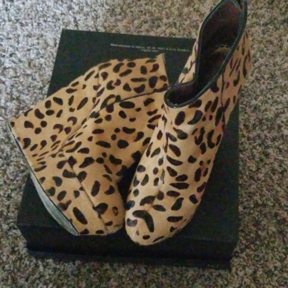 Shoes - Picture 4 of 4